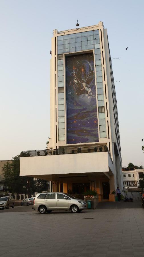 Gemini Continental, Hazratganj Hotel Lucknow Buitenkant foto